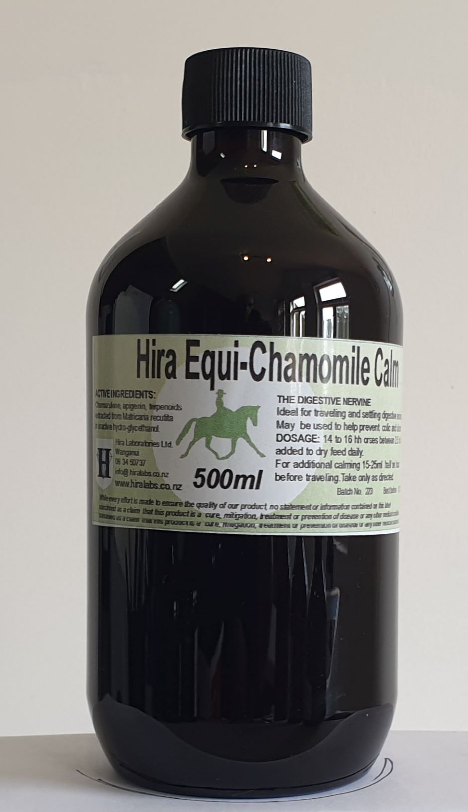 An amber bottle contains 500ml chamomile extraxt